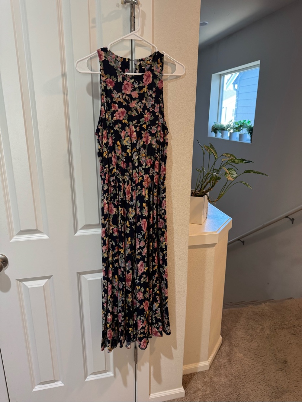 Vintage Floral Sleeveless Maxi Dress - Black with Pink Floral